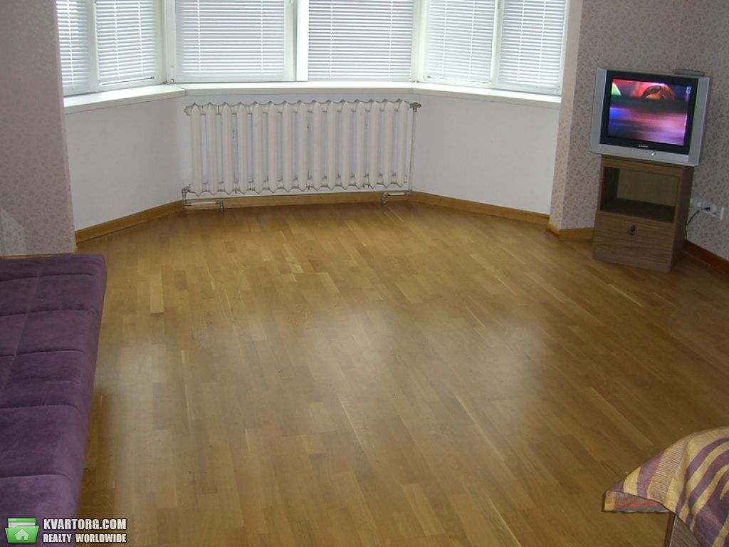 Rent out 1-room apartment. Киев,  Осенняя — photo 1