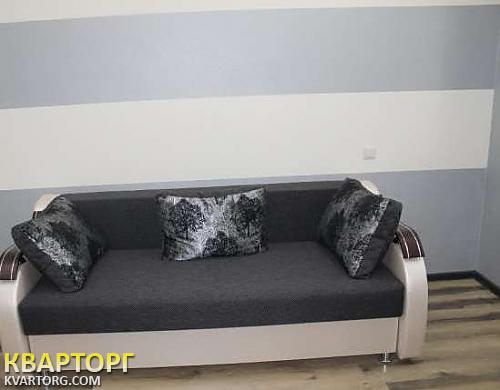 Rent out 1-room apartment. Киев, Жилянская — photo 3