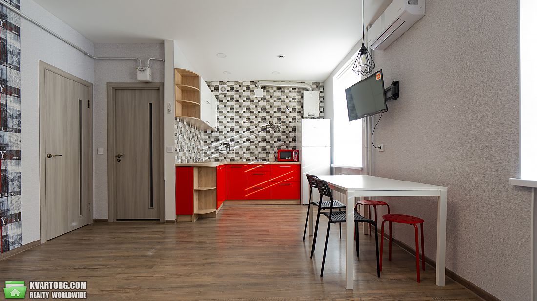 Rent out 2-room apartment. Чернигов, проспект победы — photo 2