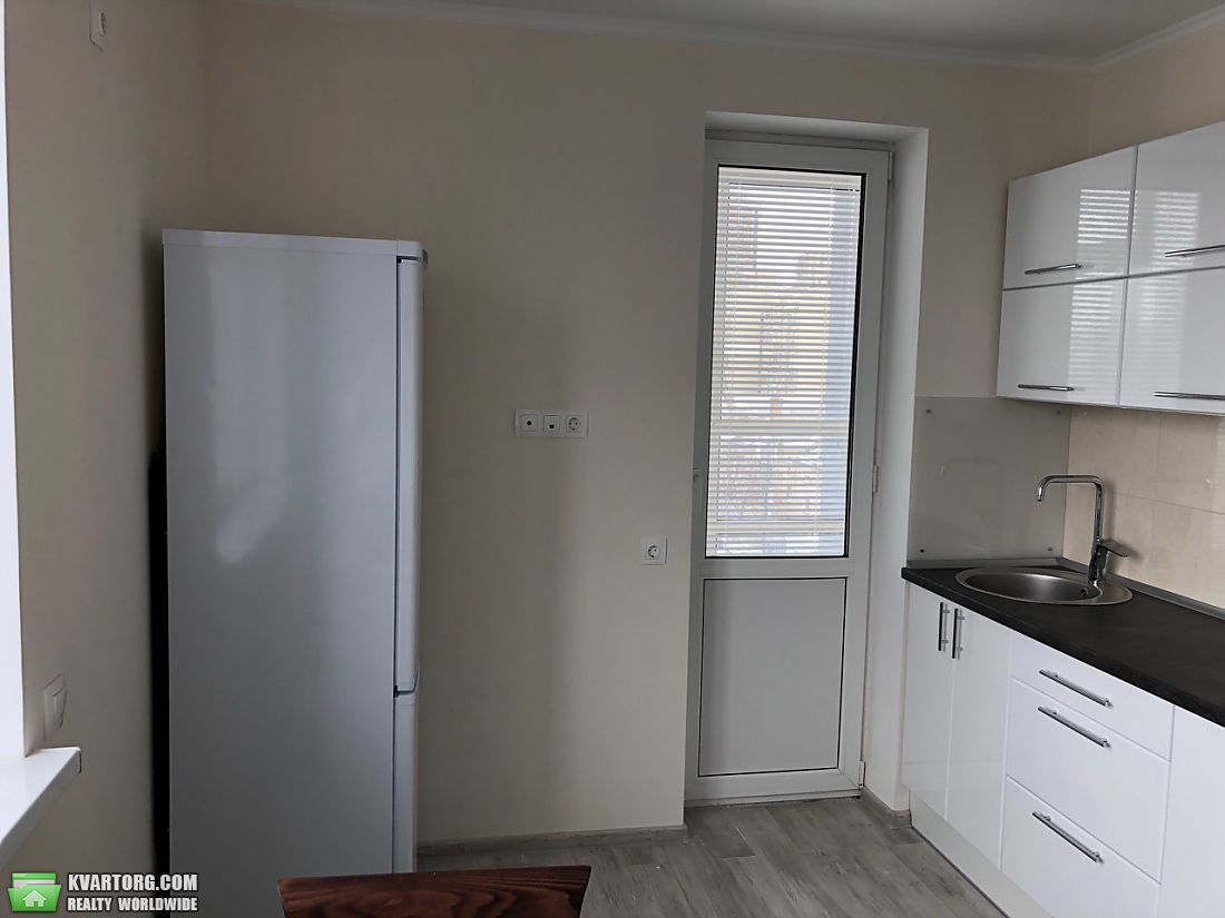 Rent out 2-room apartment. Киев, Казимира Малевича — photo 9