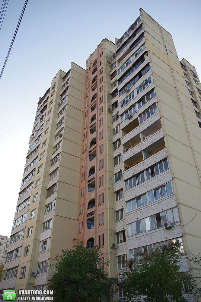 Sell 2-room apartment. Киев,  Героев Днепра — photo 1
