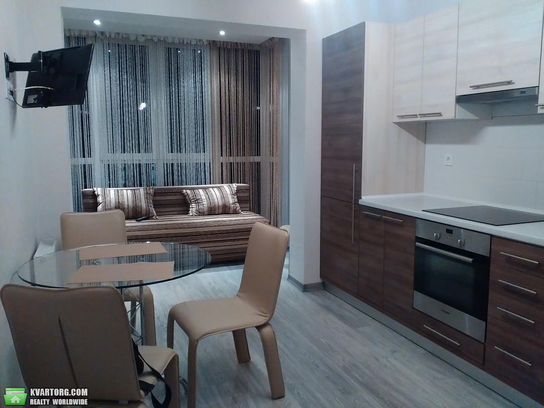 Rent out 2-room apartment. Киев,  Петрицкого — photo 4