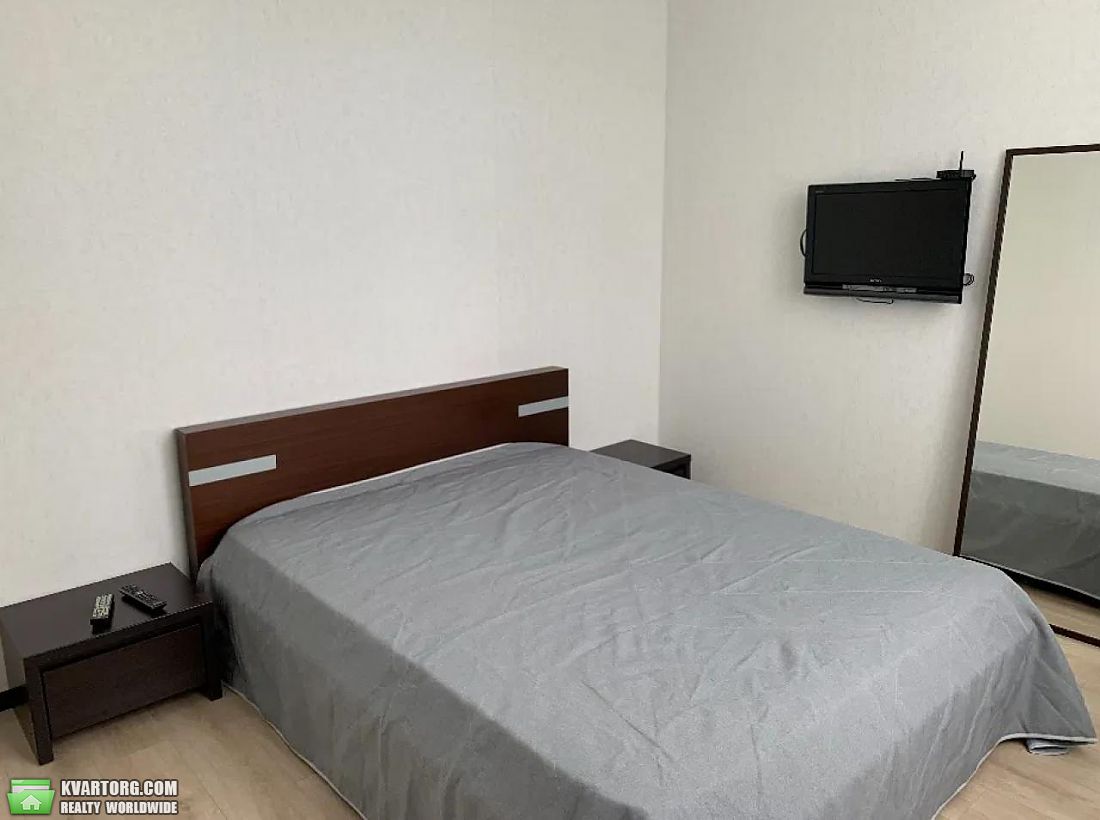 Rent out 2-room apartment. Киев,  Механизаторов — photo 2