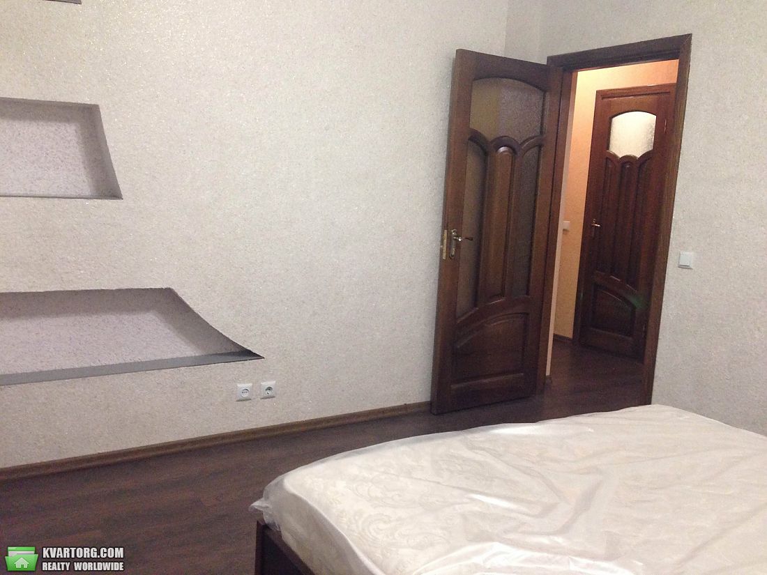 Rent out 2-room apartment. Киев,  Урловская — photo 4