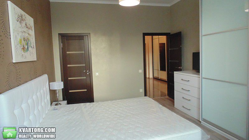 Rent out 2-room apartment. Киев,  Сечевых Стрельцов — photo 8