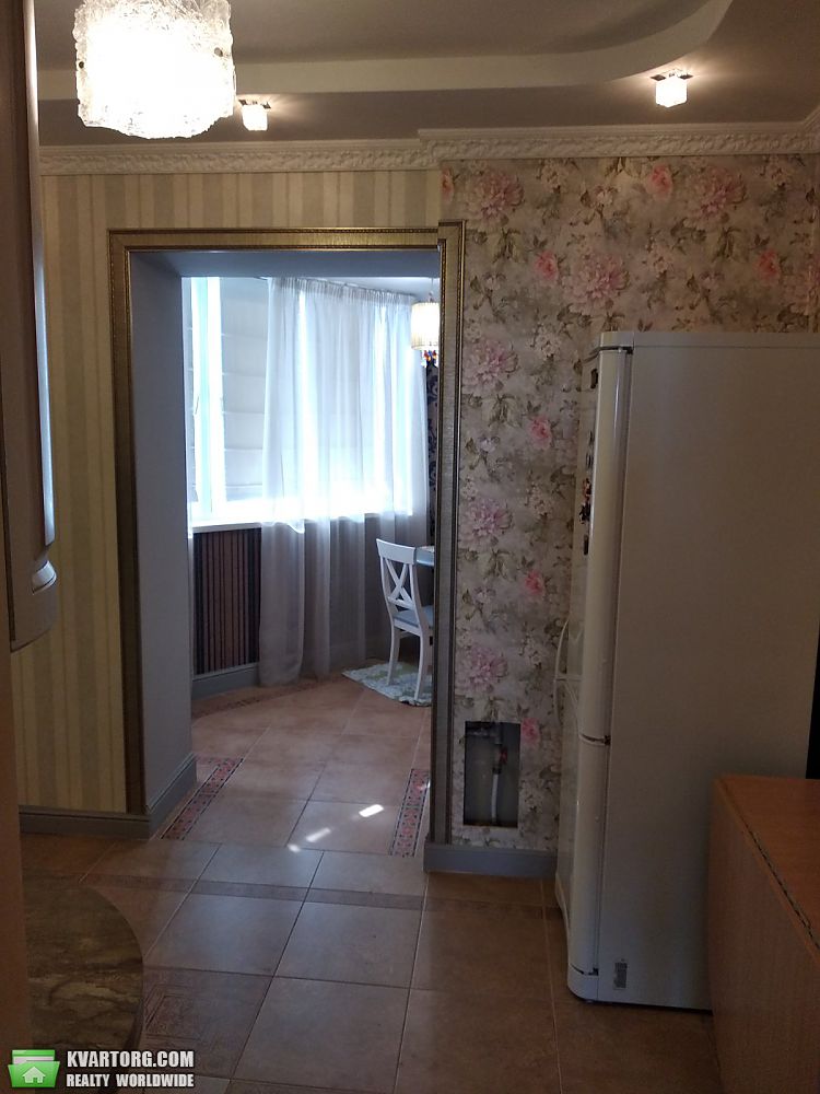 Rent out 3-room apartment. Киев,  Градинская — photo 2