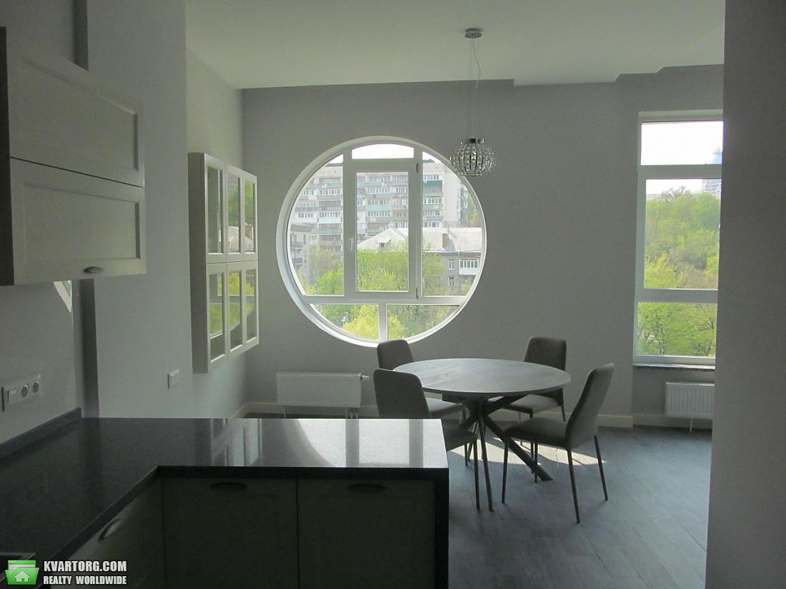 Rent out 3-room apartment. Киев,  Кловский спуск — photo 10