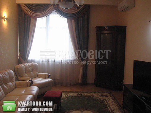 Rent out 2-room apartment. Киев,  Щорса — photo 3