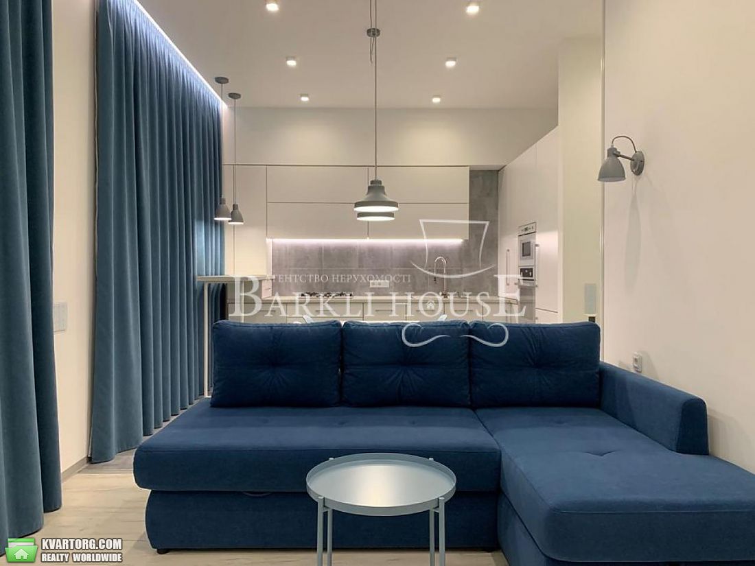 Rent out 1-room apartment. Киев, дегтярная — photo 1