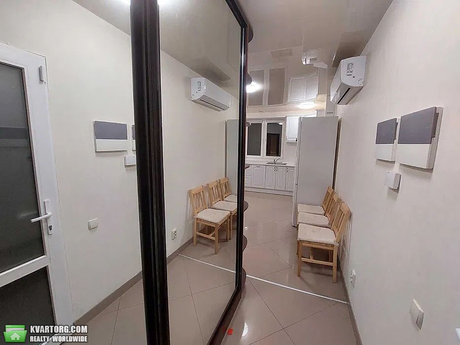 Rent out 1-room apartment. Киев,  Коллекторная — photo 3