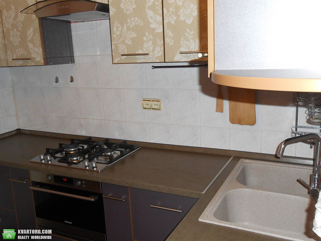 Rent out 2-room apartment. Киев,  Луначарского — photo 1