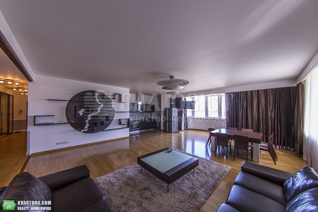 Rent out 4-room apartment. Киев,  Антонова — photo 1