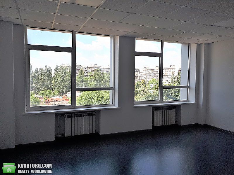 Rent out office. Киев, Соорности 19 — photo 5