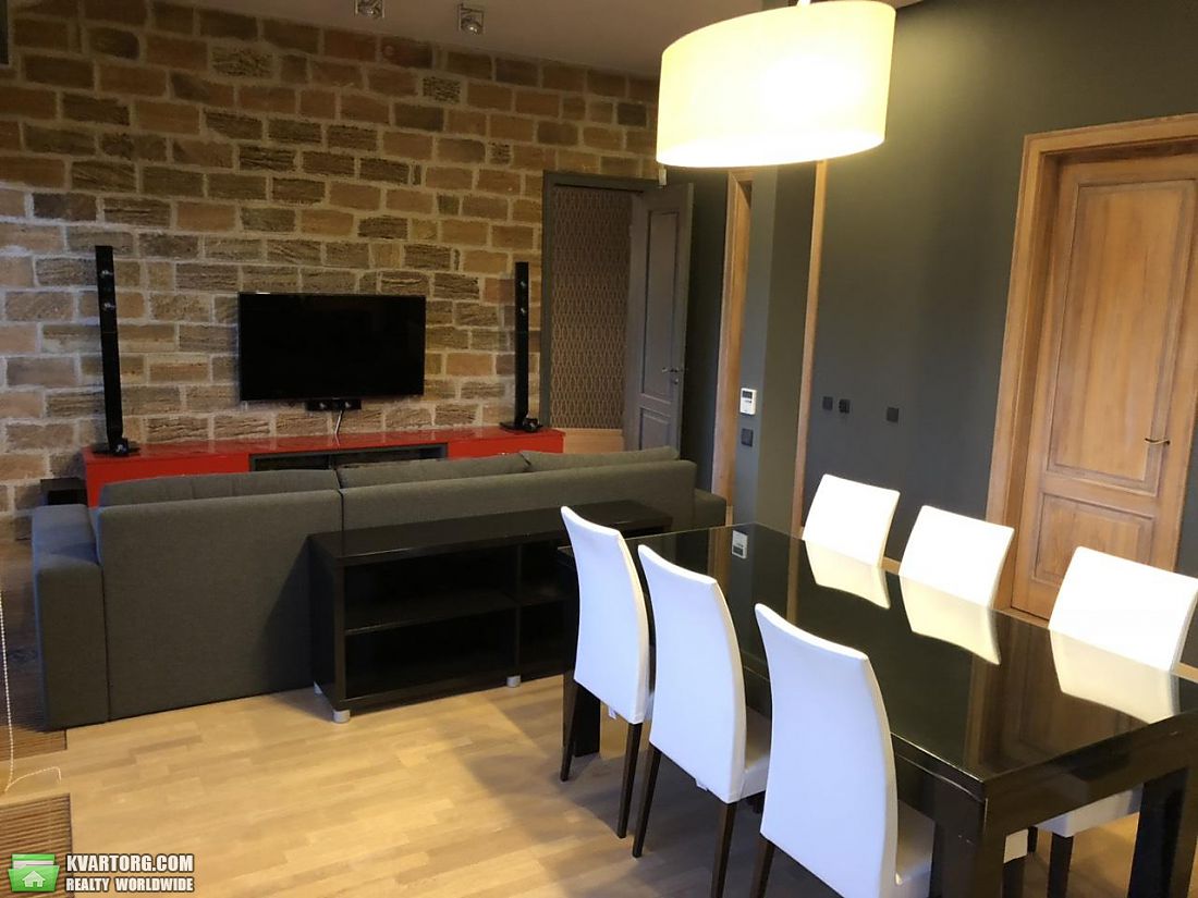 Rent out 4-room apartment. Киев,  Круглоуниверситетская — photo 1