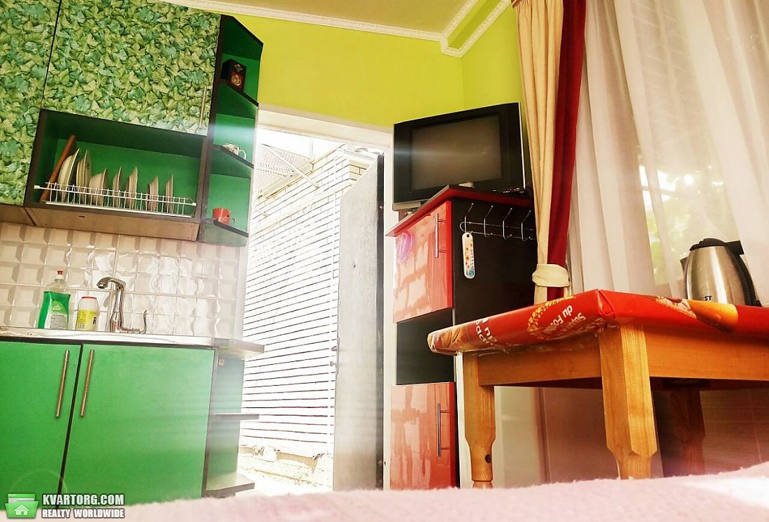 Rent out 1-room apartment. Киев, Волковская — photo 2