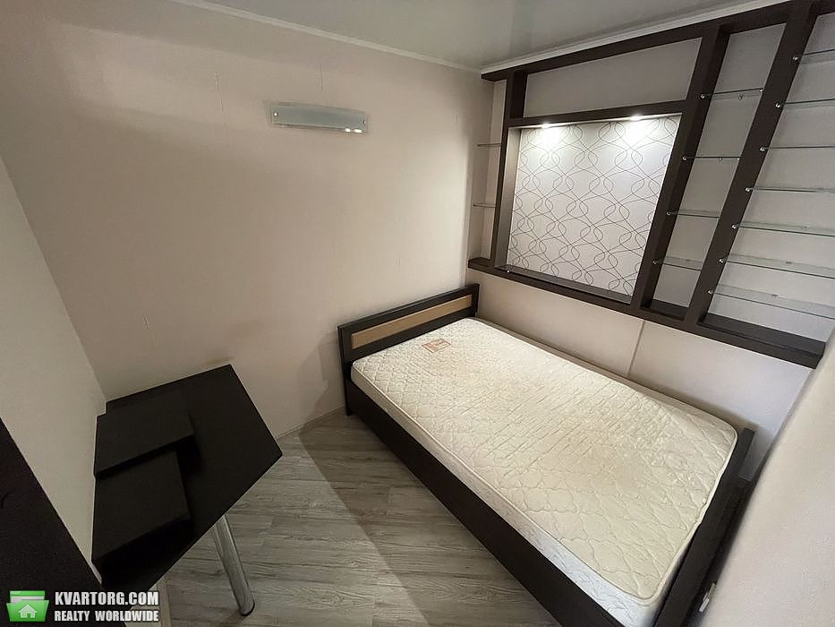Sell 1-room apartment. Киев,  Тепличная — photo 4