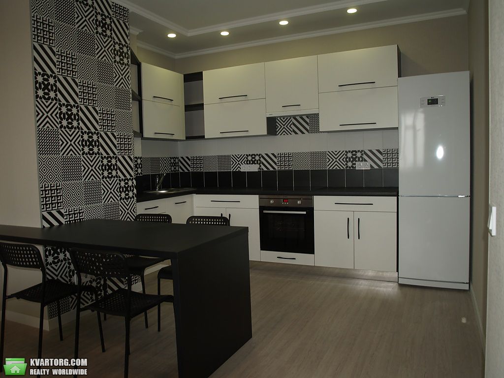 Rent out 2-room apartment. Киев,  Ревуцкого — photo 3