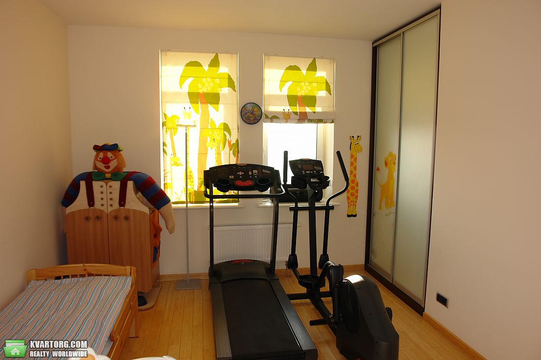 Rent out 4-room apartment. Киев, Провиантская — photo 8