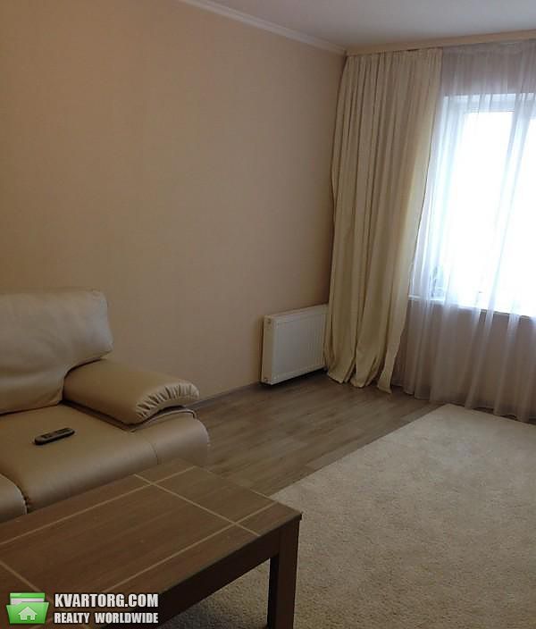 Rent out 2-room apartment. Киев,  Черновола — photo 7