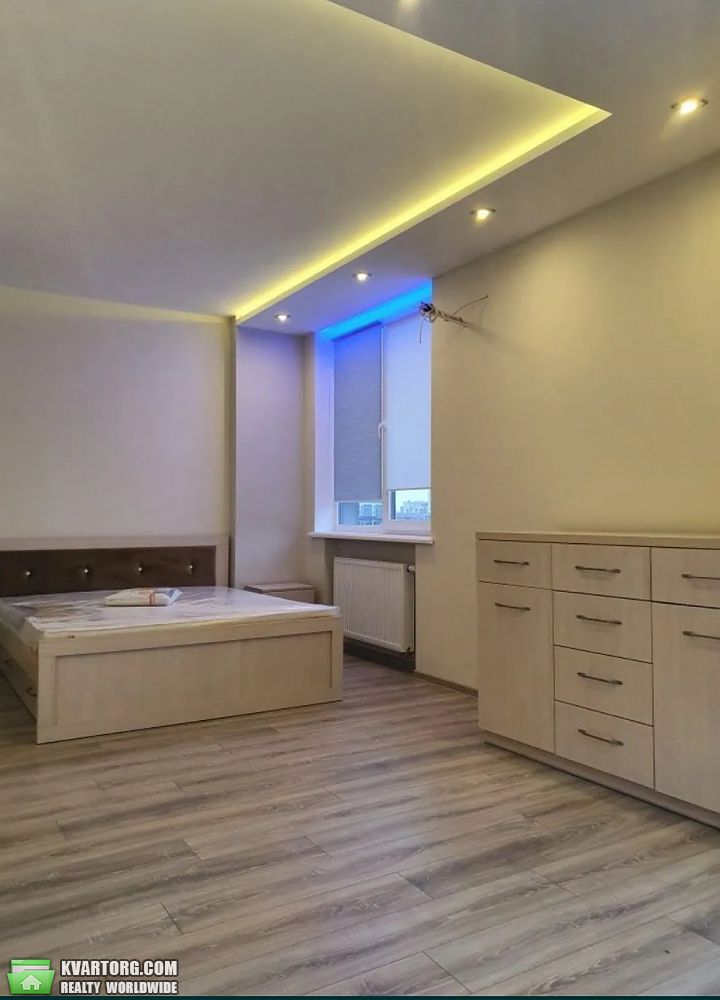 Rent out 1-room apartment. Львов, Чорновола — photo 1