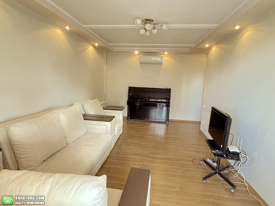Rent out 2-room apartment. Киев,  Бехтеревский пер — photo 8