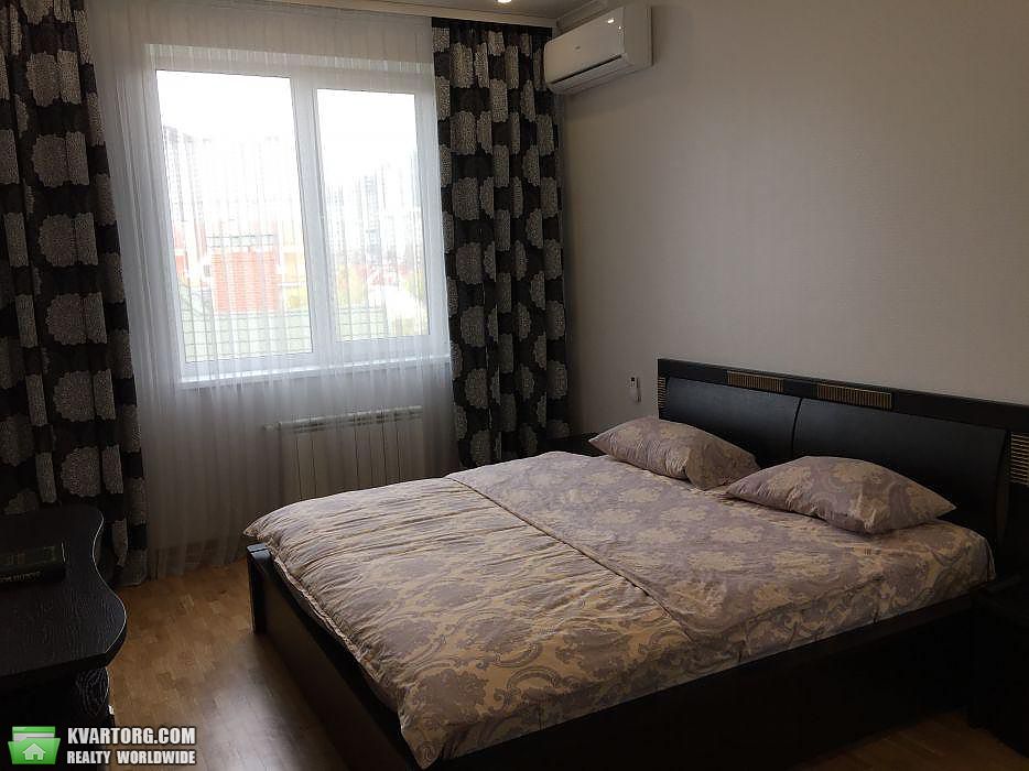 Rent out 3-room apartment. Киев,  Черногорская — photo 4