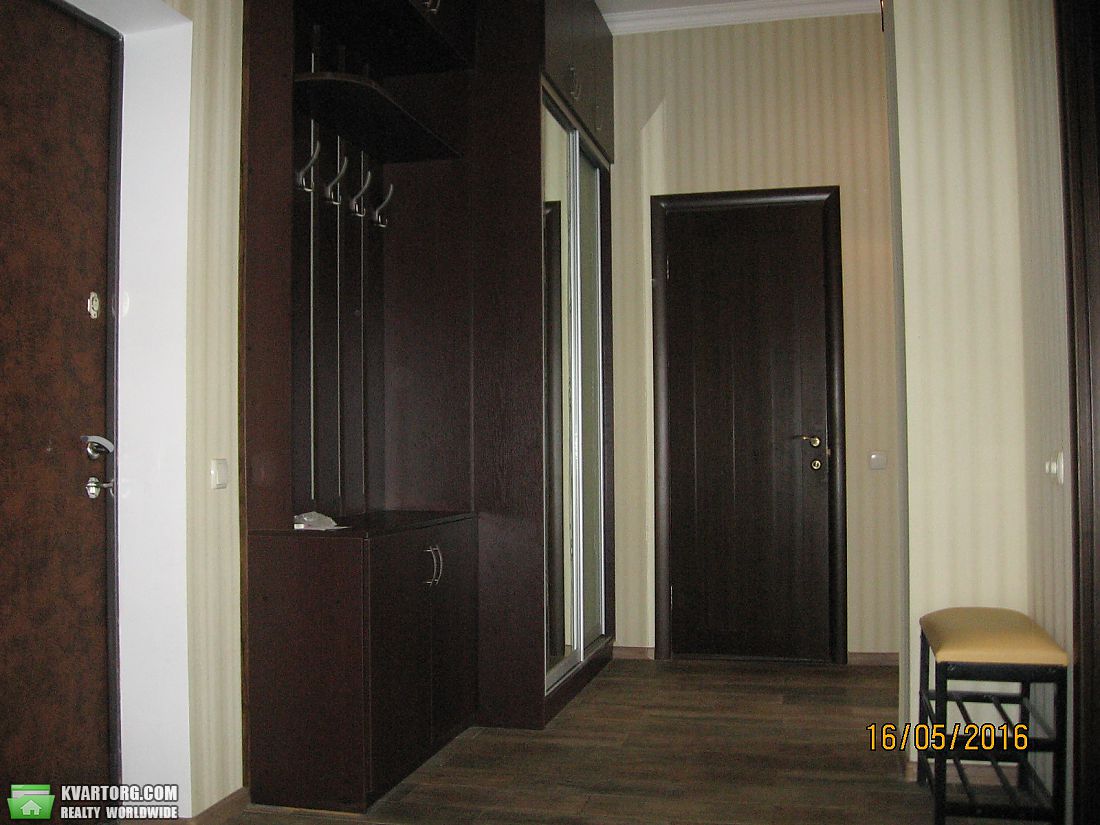 Rent out 3-room apartment. Киев,  Соломенская — photo 9