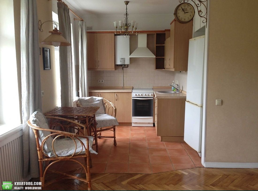 Rent out 2-room apartment. Киев,  Бастионная — photo 1