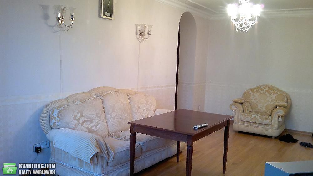 Rent out 4-room apartment. Киев,  Суворова — photo 1