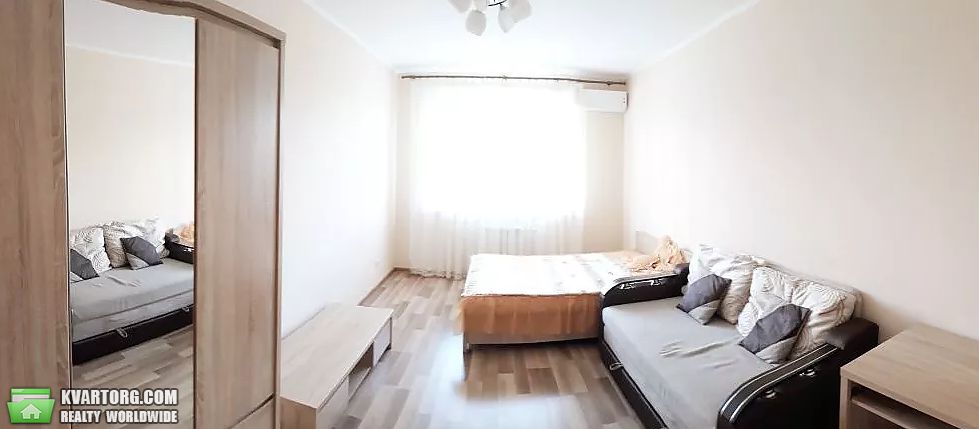 Rent out 1-room apartment. Киев, Соломенская — photo 3