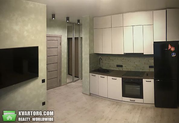 Rent out 1-room apartment. Киев,  Салютная — photo 1