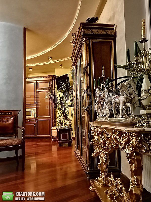 Sell 4-room apartment. Киев,  Ковпака — photo 1