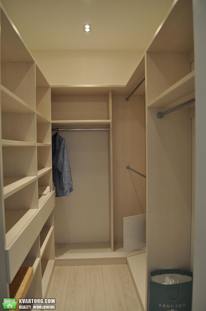 Rent out 3-room apartment. Киев,  Щорса — photo 10