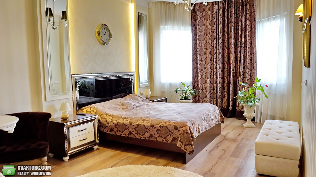 Rent out 3-room apartment. Киев,  Харьковское шоссе — photo 1