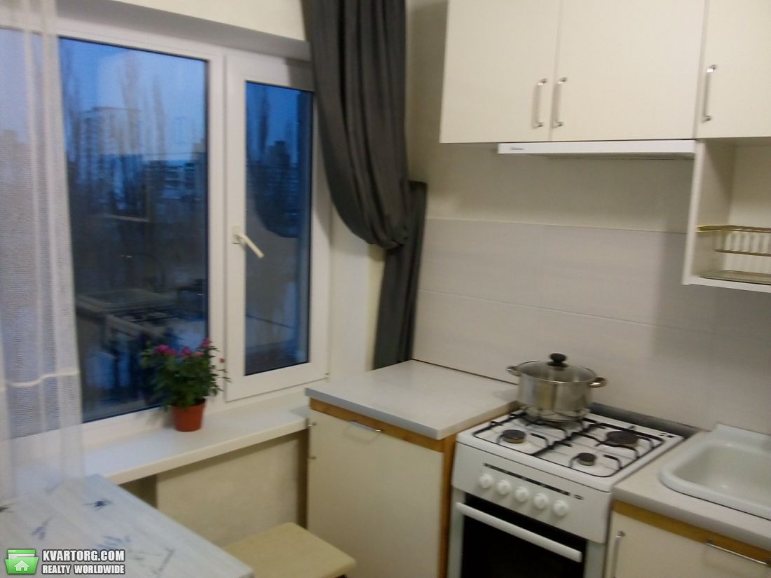 Rent out 1-room apartment. Киев, Энтузиастов — photo 6