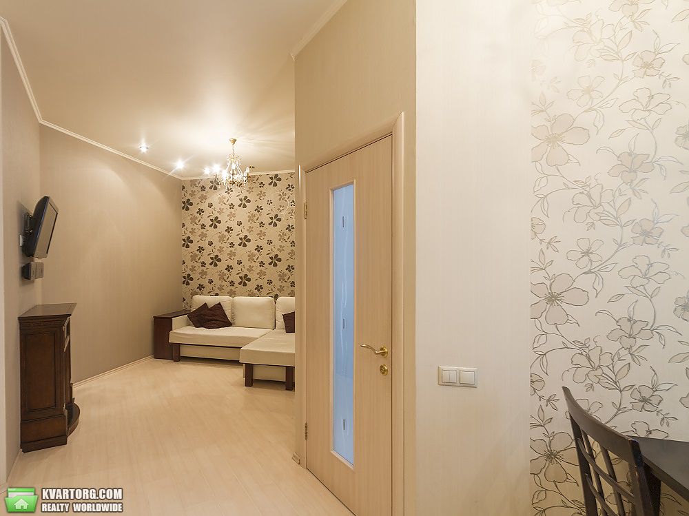 Rent out 1-room apartment. Киев, Златоустовская ул. — photo 1