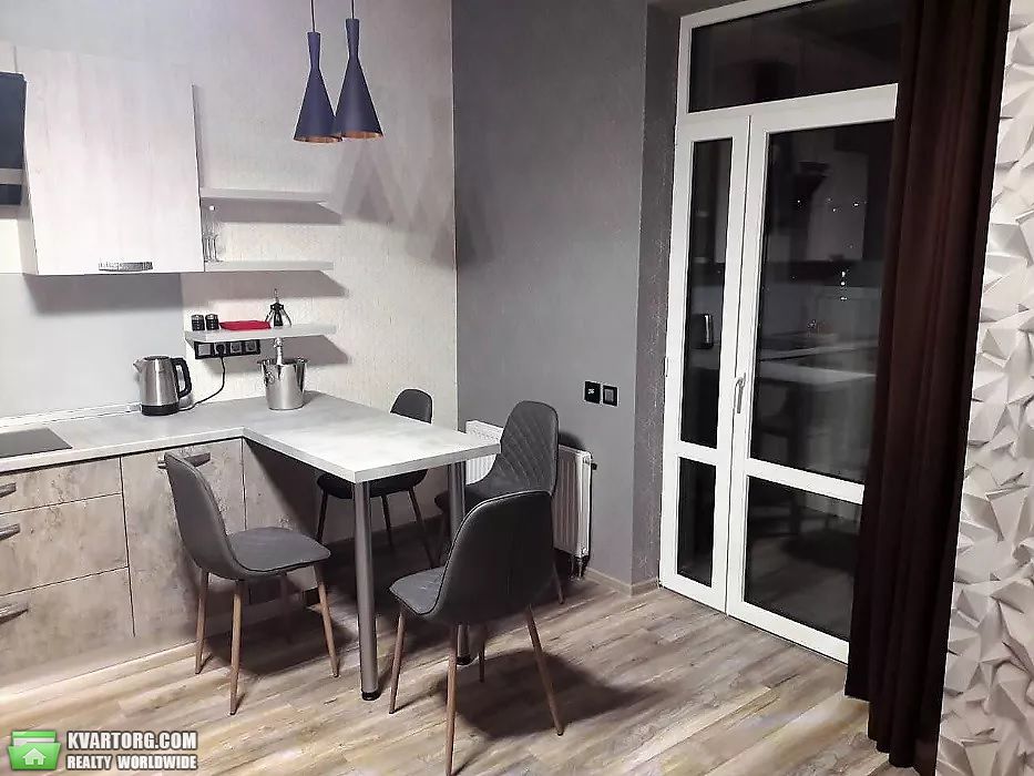 Rent out 2-room apartment. Киев, Евгения Коновальца — photo 3