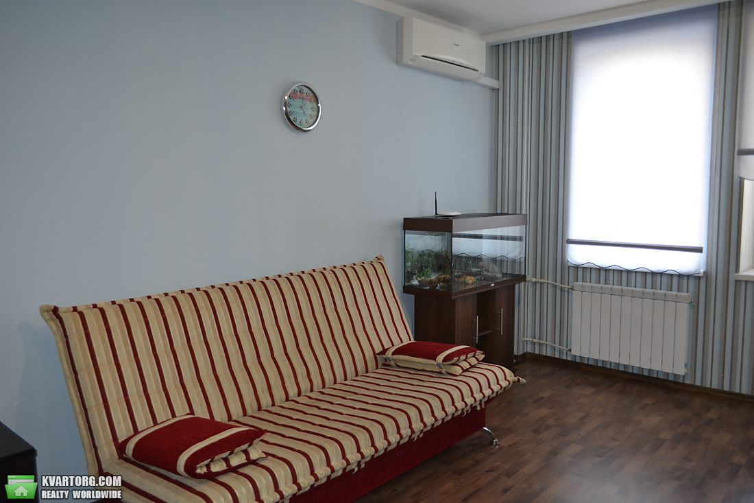 Rent out 3-room apartment. Киев,  Драгоманова — photo 2