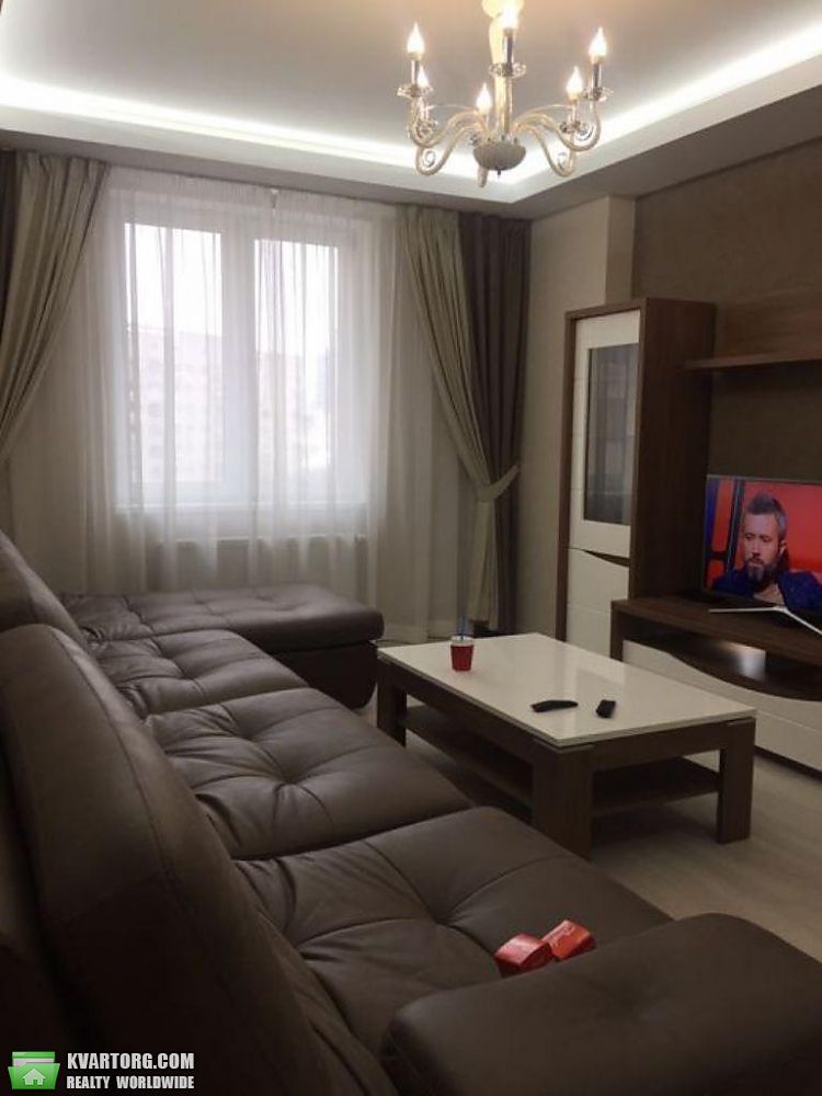 Rent out 2-room apartment. Киев,  Черновола — photo 2