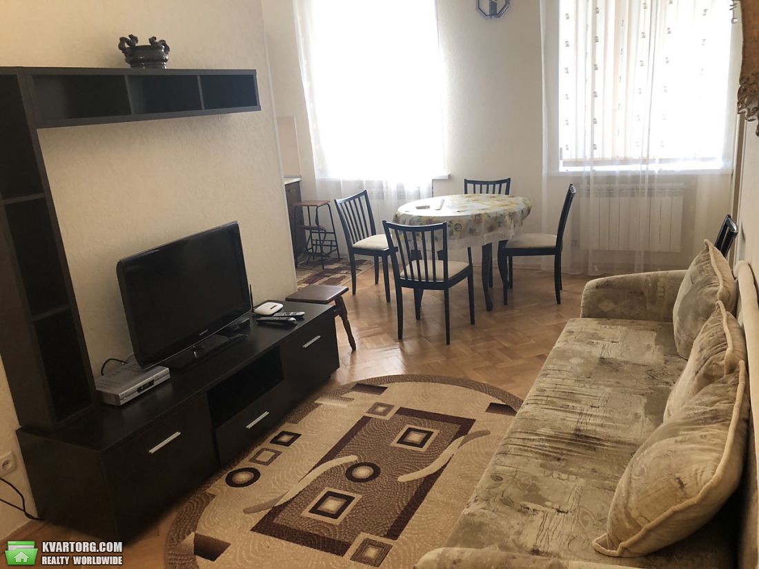 Rent out 1-room apartment. Киев,  Франко — photo 1