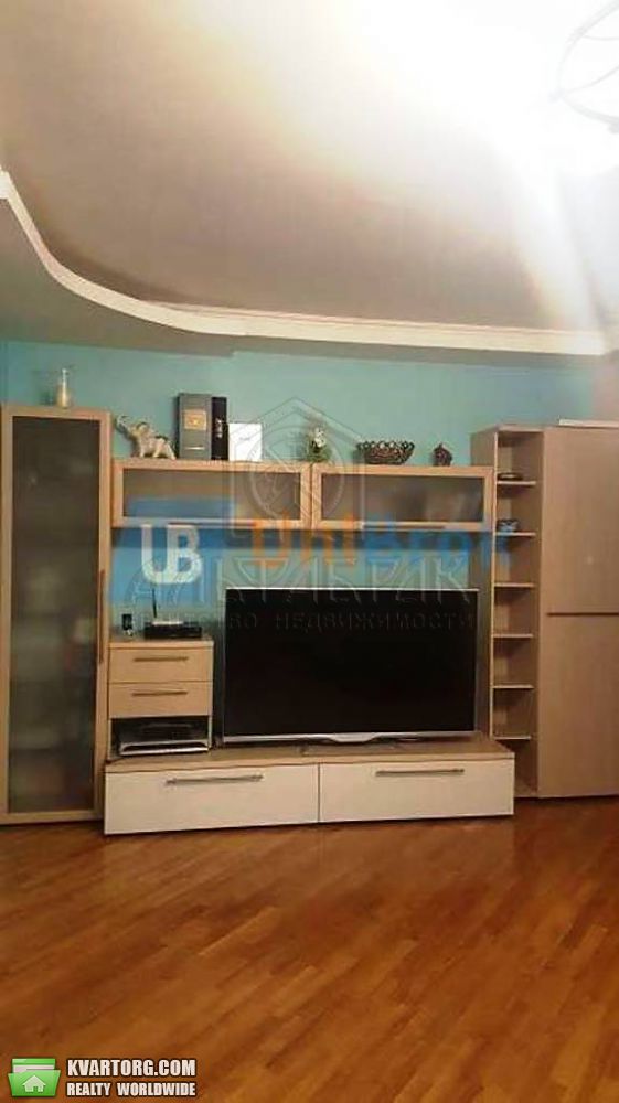 Sell 3-room apartment. Киев,  Дегтяревская — photo 2