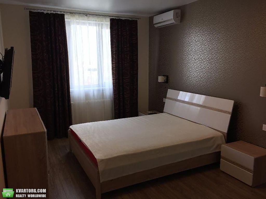 Rent out 2-room apartment. Киев,  Мельникова — photo 4