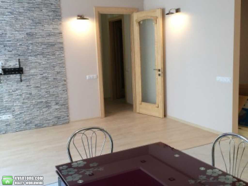 Rent out 3-room apartment. Киев, Эрнста — photo 1