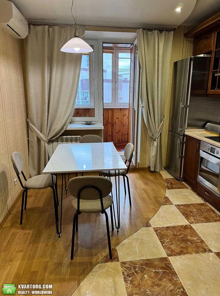 Rent out 2-room apartment. Киев, Харківське шосе — photo 1