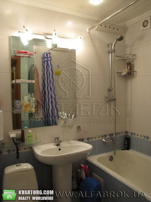 Rent out 2-room apartment. Киев,  Мазепы — photo 1