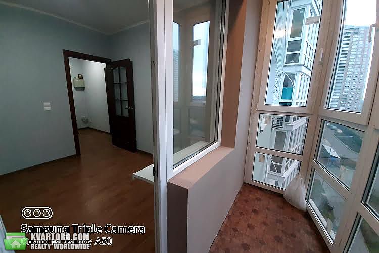 Rent out 1-room apartment. Киев,  8 марта — photo 1
