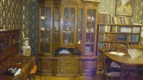 Sell 4-room apartment. Днепропетровск, Лазаряна — photo 1