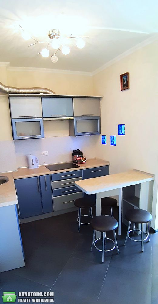 Rent out 2-room apartment. Львов, Петра Панча — photo 5