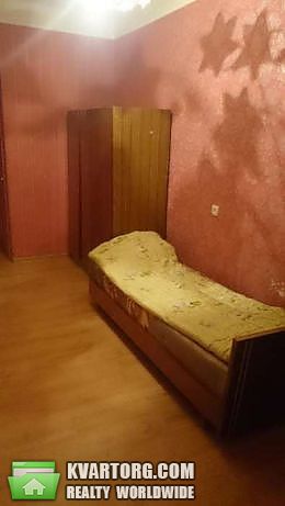 Rent out 2-room apartment. Киев,  Воссоединения пр — photo 3