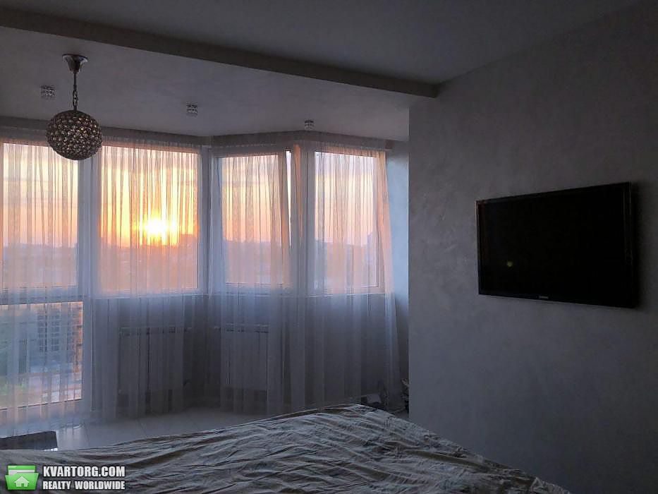 Rent out 2-room apartment. Киев, Гетьмана — photo 4